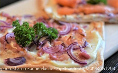 Flammkuchen mit Lachs